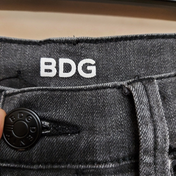 BDG Twig Super-High Rise Skinny Jean - Washed Black - Picture 10 of 13